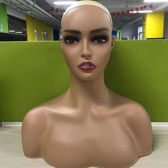 Wholesale Cheap Realistic Female Wig Display with Shoulder Hair Makeup Mannequin Head