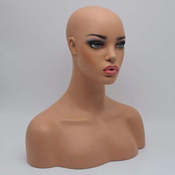 Wholesale Exquisite mannequin dummy head with shoulders and hair for display wigs