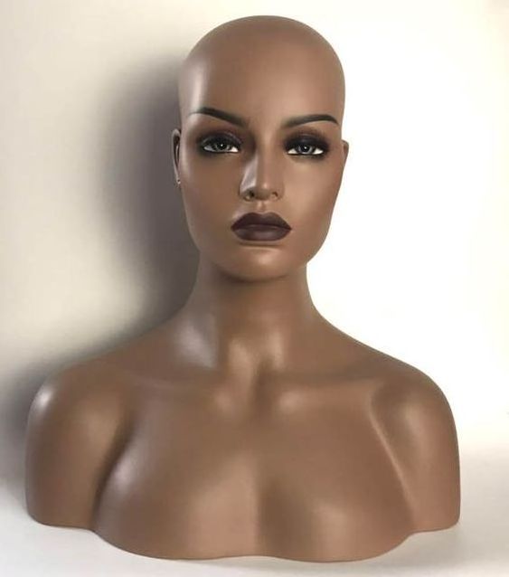 Wholesale Exquisite mannequin dummy head with shoulders and hair for display wigs