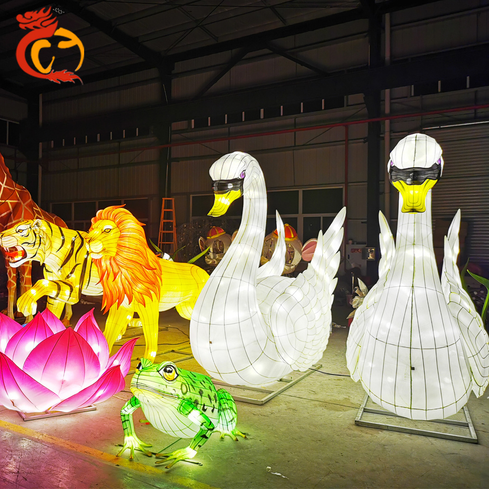 Traditional Chinese silk handmade fabric outdoor animal lanterns for sale