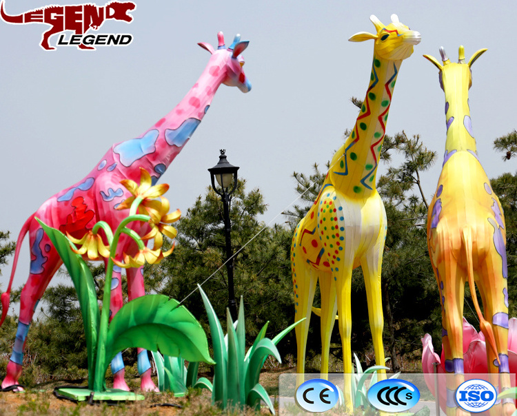 Giraffe lantern Exotic animal simulation model Festive carnival decoration Chinese traditional silk lantern