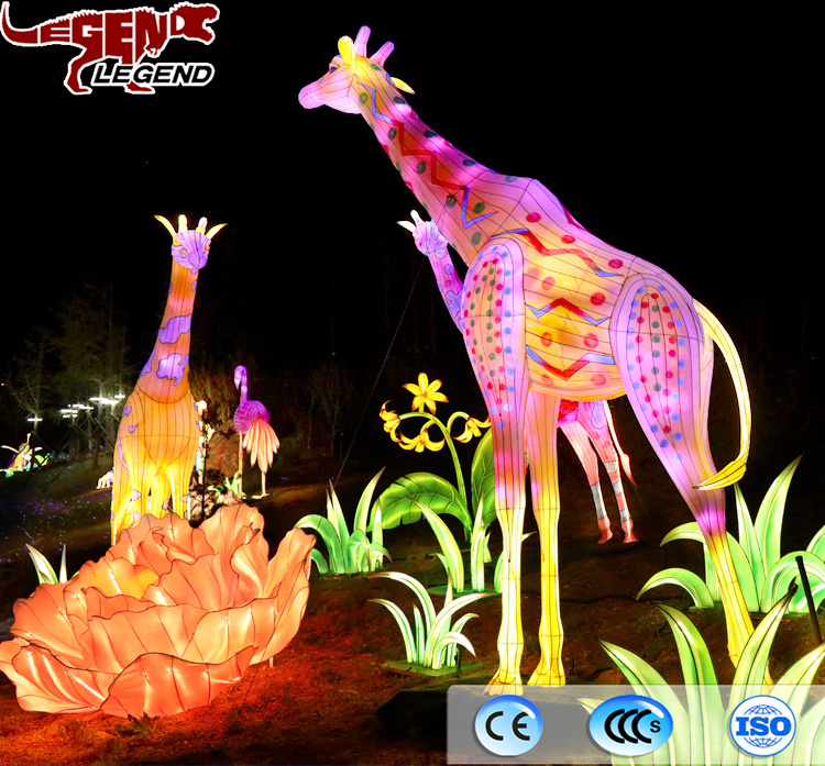 Giraffe lantern Exotic animal simulation model Festive carnival decoration Chinese traditional silk lantern