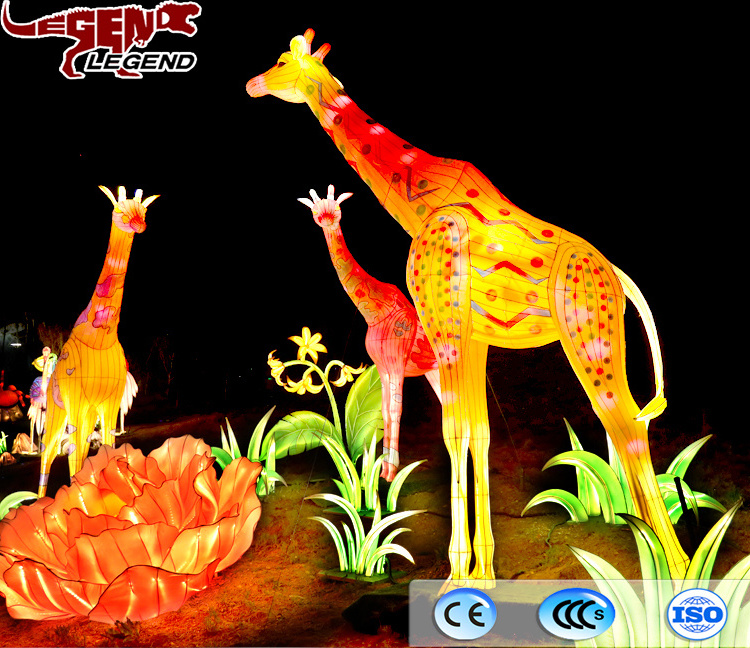 Giraffe lantern Exotic animal simulation model Festive carnival decoration Chinese traditional silk lantern