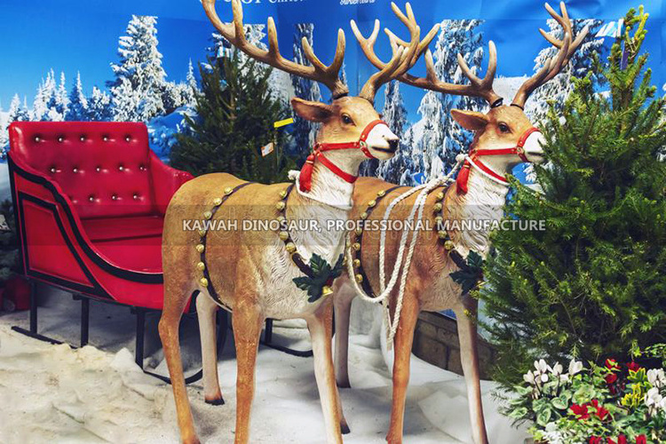 Realistic Animatronic Reindeer Customized Live Animals Reindeer Statue Christmas Decoration