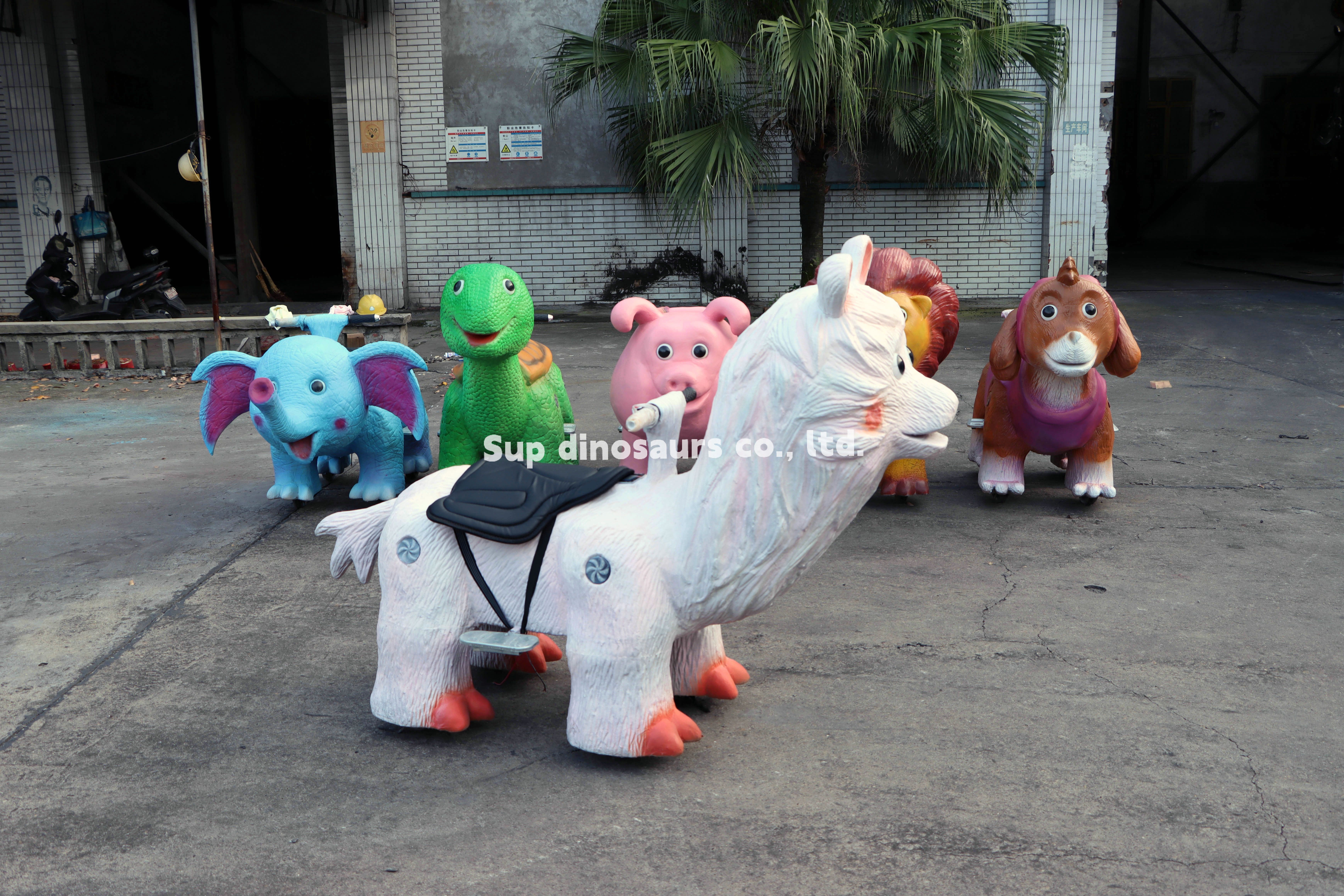 Shopping mall electric animal walking dinosaur riding toy ride on animal to rent