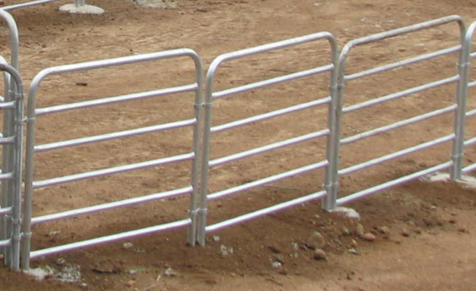 Good quality bulk used livestock cattle corral fence panels