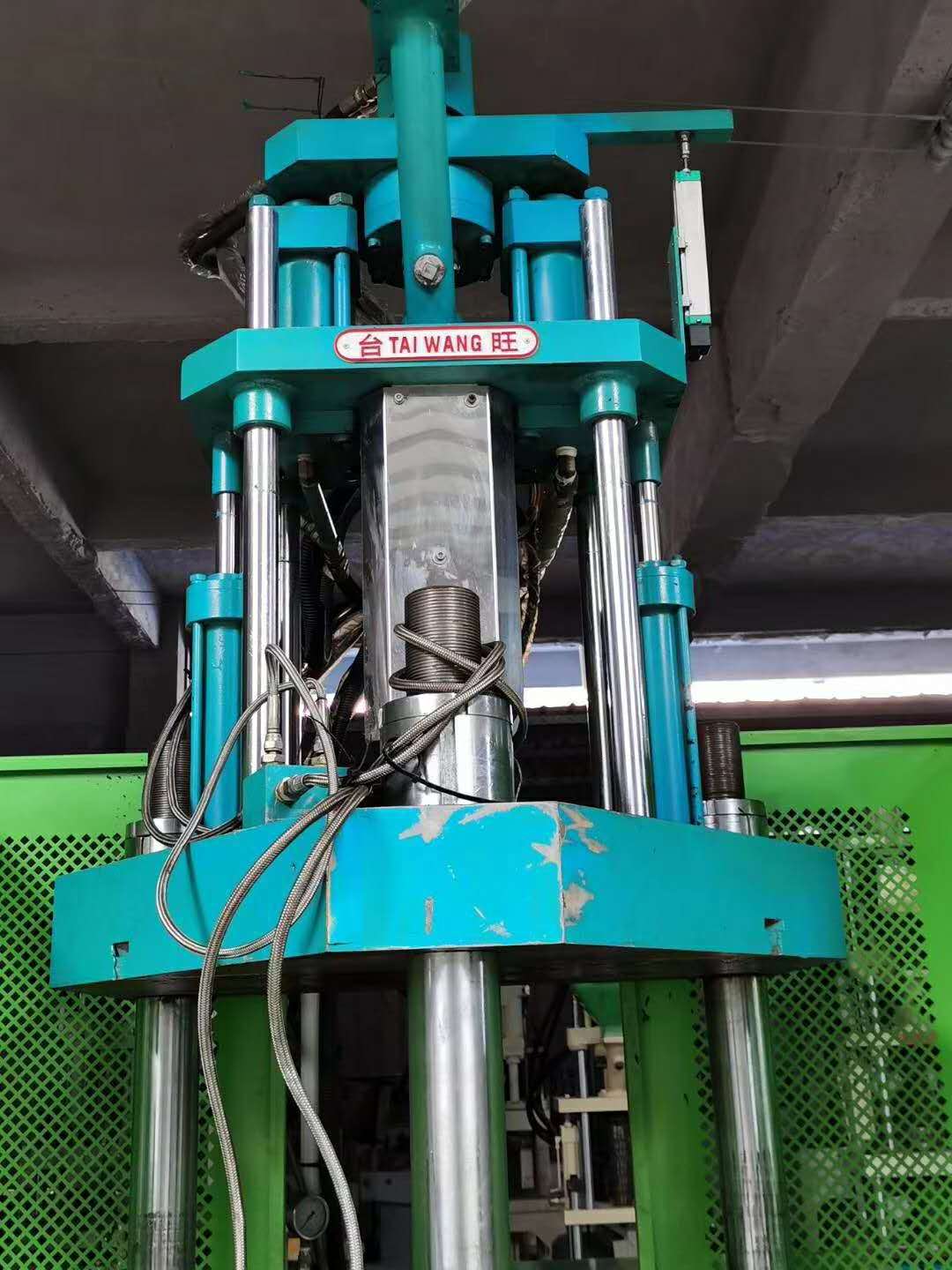 85t used rotary table  double station  vertical injection molding machine SERVO MOTOR