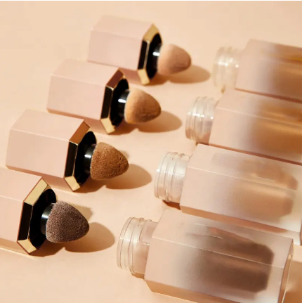 Customizable Built-in Sponge Lip Oil Tubes Chunky Liquid Contour Blush Foundation Packaging Container Lip Gloss Containers