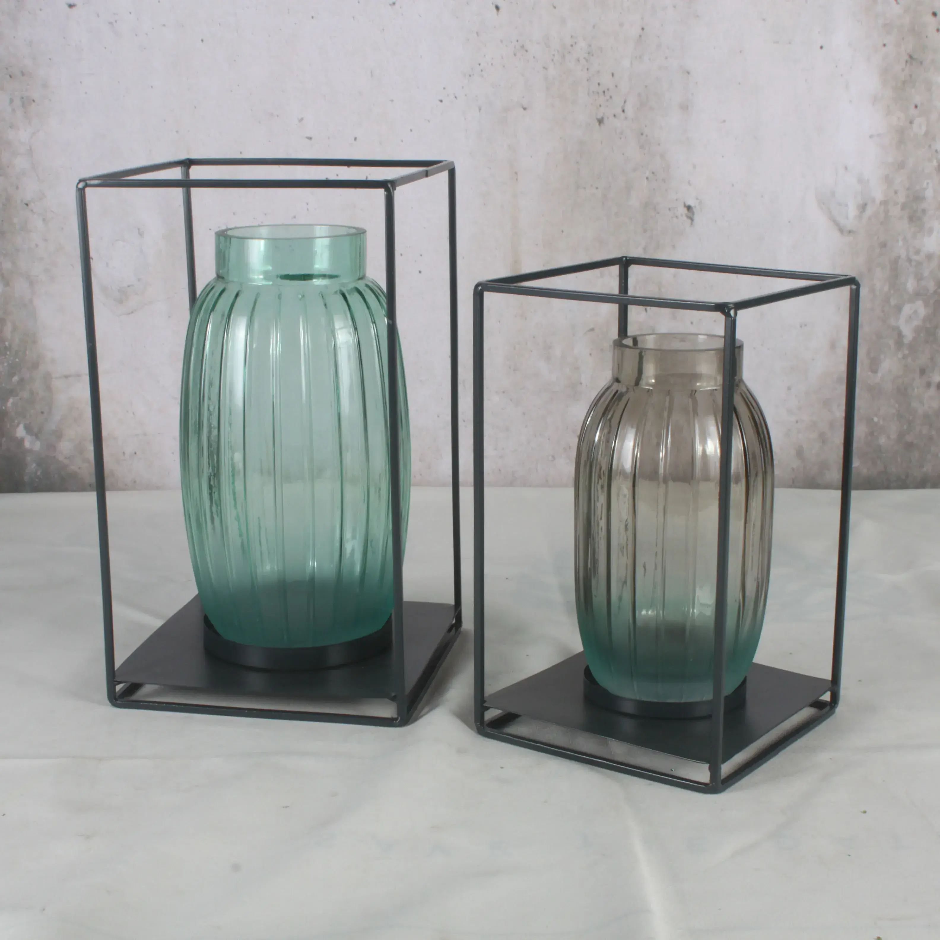 New product ideas 2024 Green vase glass with gold metal stand vases for home decor