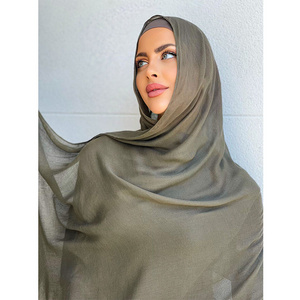 2023 New Soft Breathable Light Weight Viscose Hijabs Rayon Modal Cotton Hijab Scarf For Muslim Women