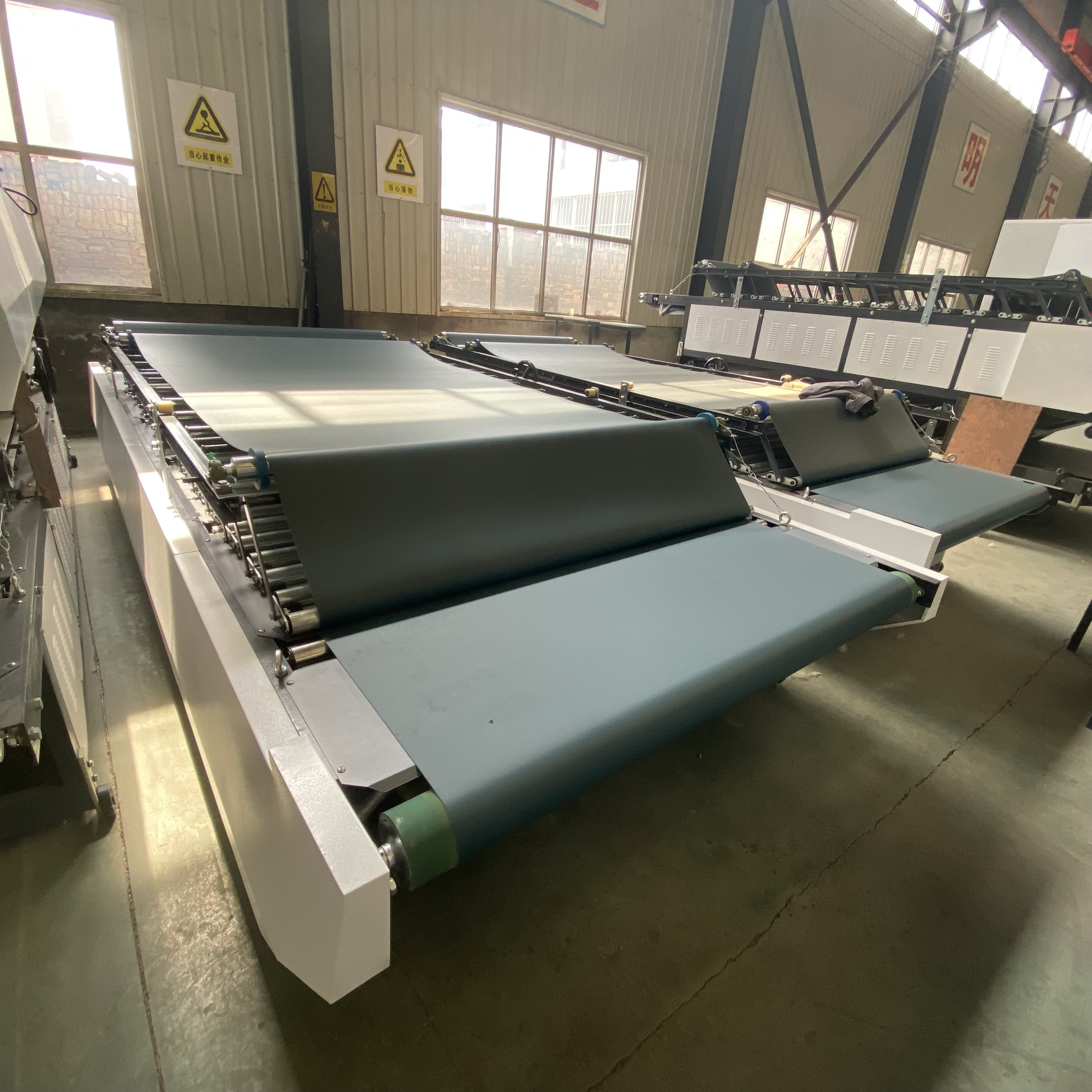 ZH-QGTM Automatic Laminating Machine 1600 Lamination Machine Roll Automatic Flute Laminating Machine Automatic