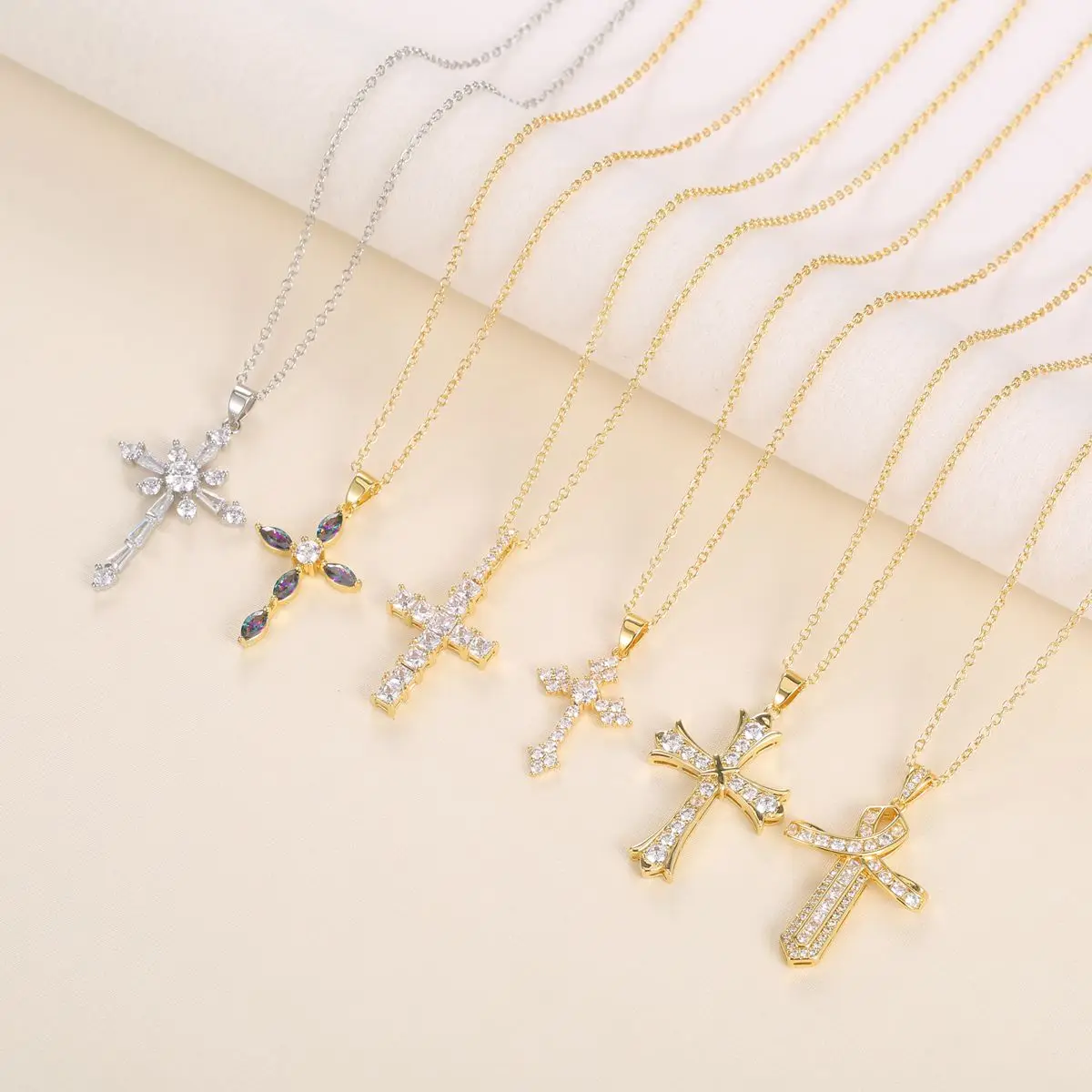 Wholesale Jewelry Custom Diamond Snowflake Necklace Classic Zirconia 925 Silver Gold Plated Cross Pendant Necklace Pendant For W