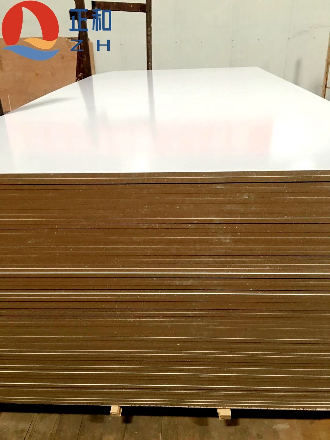 wholesale customizable  Fibreboards  Melamine MDF Hdf Board For Furniture cupboard