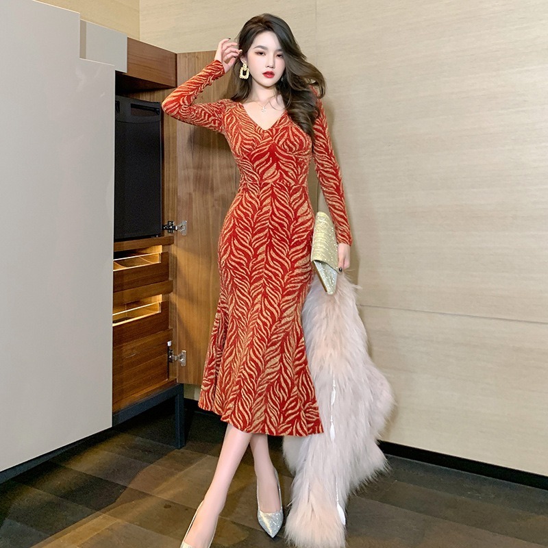 20010 ZY.HT 2023 Spring New Women'S Elegant V-Neck Slim Waist Bag Hip Fishtail Bright Silk Jacquard Dress