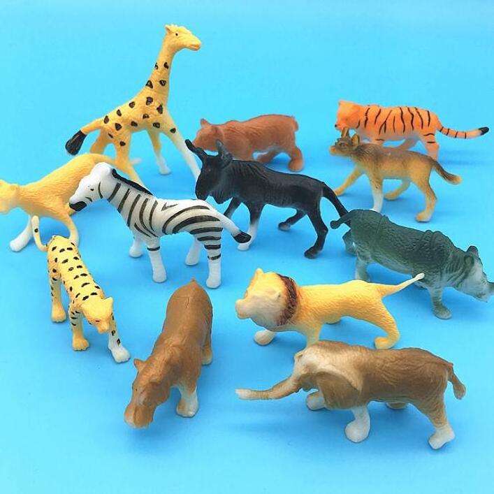 Manufactory Supplier 12 pcs Mini Plastic 3d Animals Wildlife Plastic toy animals For Promotion Crafts Gifts