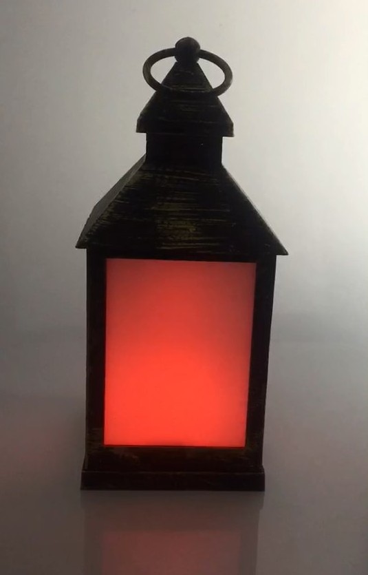 Natural fire LED hurricane lantern are used for family gatherings and weddings