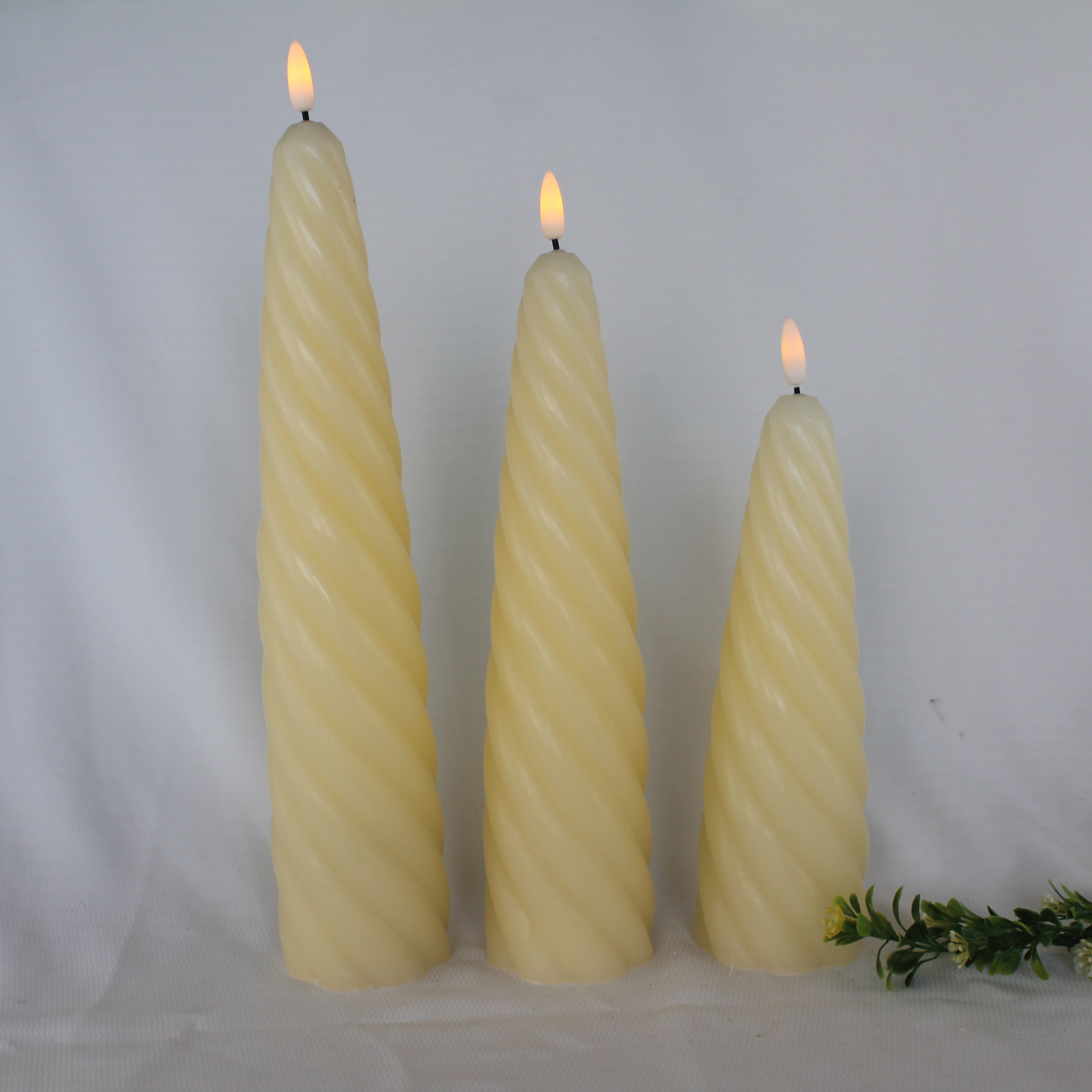 Home decor Real Wax Battery Operated Flameless LED Light Ribbed Pillar Candles with 3D Real Flame