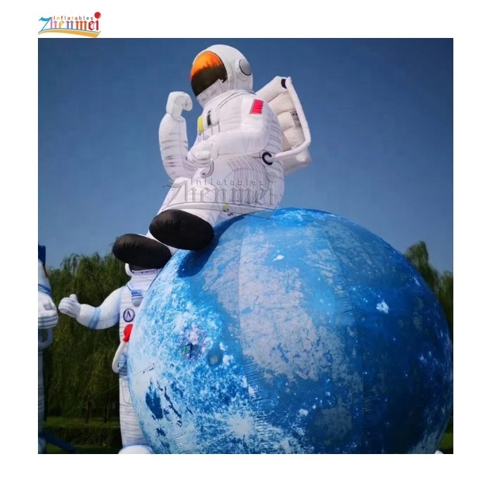 Outdoor Giant Inflatable Astronaut With Moon Inflatable Planets For Event Decorate