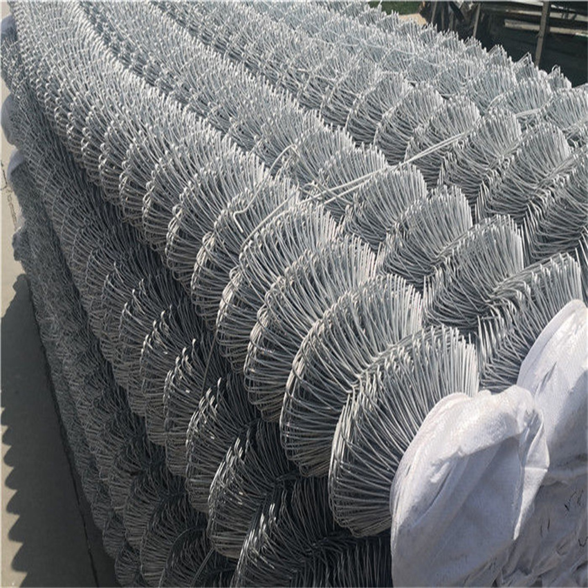 Wholesale american market Galvanized Cyclone Wire Mesh  Chain Link Wire Mesh Fence roll