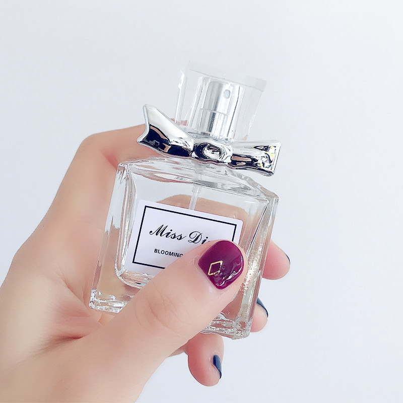 Cute bow tie lid 30ml empty glass perfume bottle Women's body cosmetic packaging 50ml body square bottle