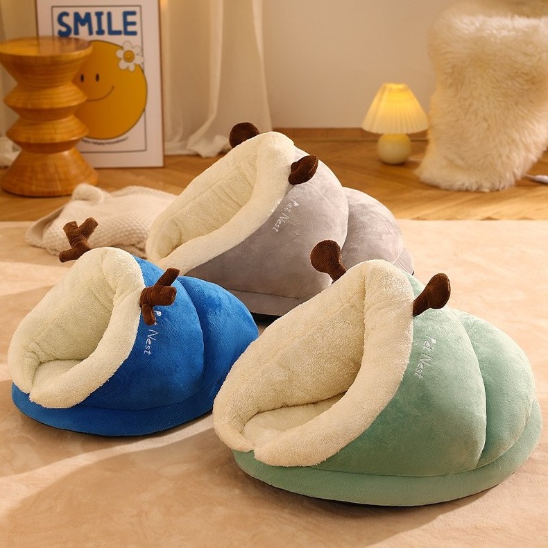 Wholesale Custom Crocs Dog Cat Bed Couch Sofa Protect Joints Soft Warm Washable Easy Clean Puppy Orthopedic Slipper Dog Bed