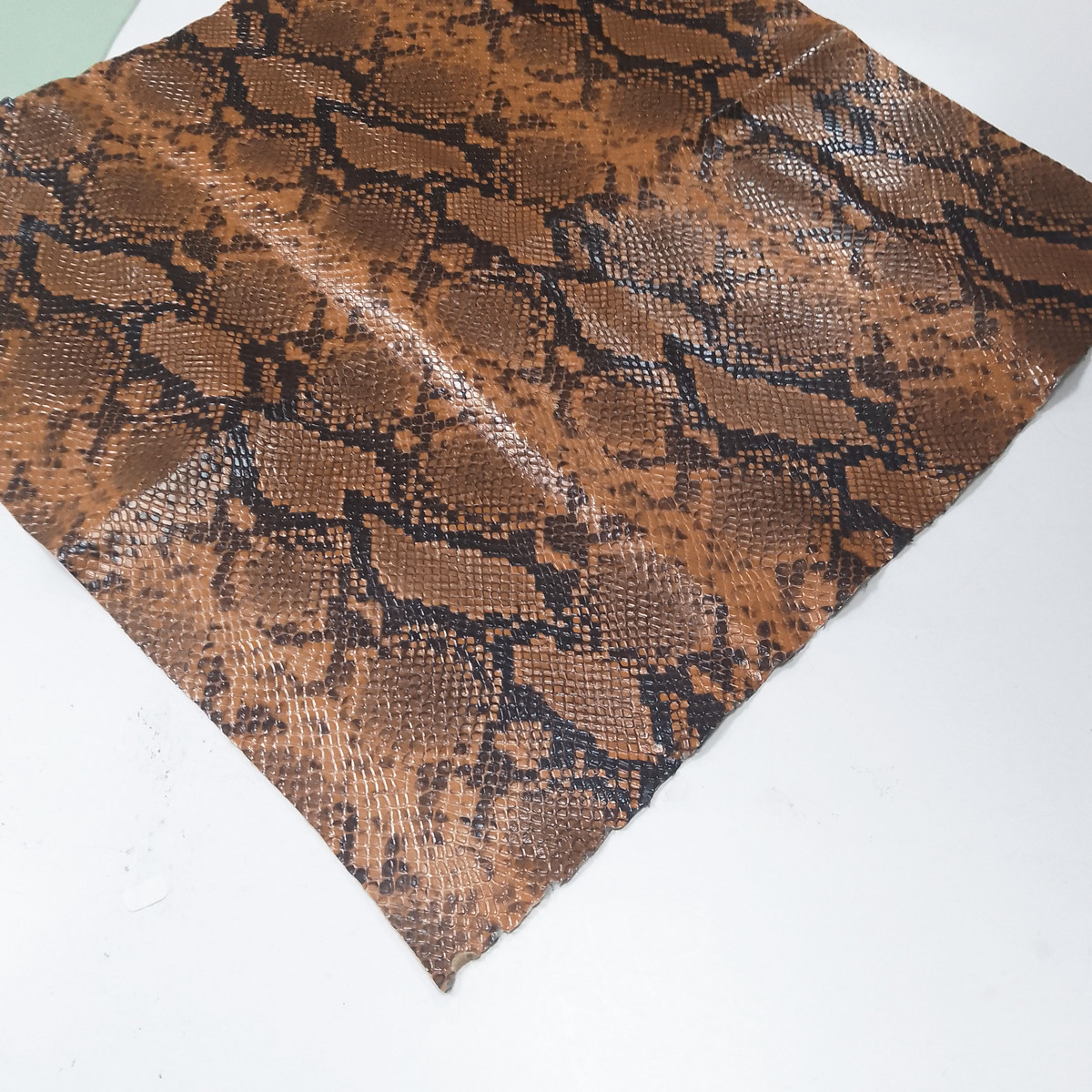 Cloth PU fabric Little stretch PU leather embossed snake pattern faux leather