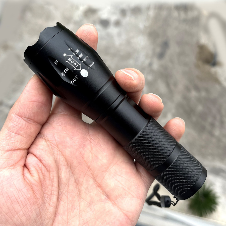 Waterproof outdoor night run riding patrol searchlight T6 telescopic zoom strong aluminum alloy LED flashlight