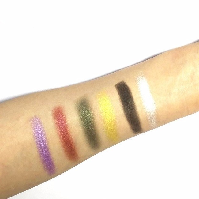 No brand  low price eyeshadow palette with matte metallic eyeshadow mixed shimmer eyeshadow