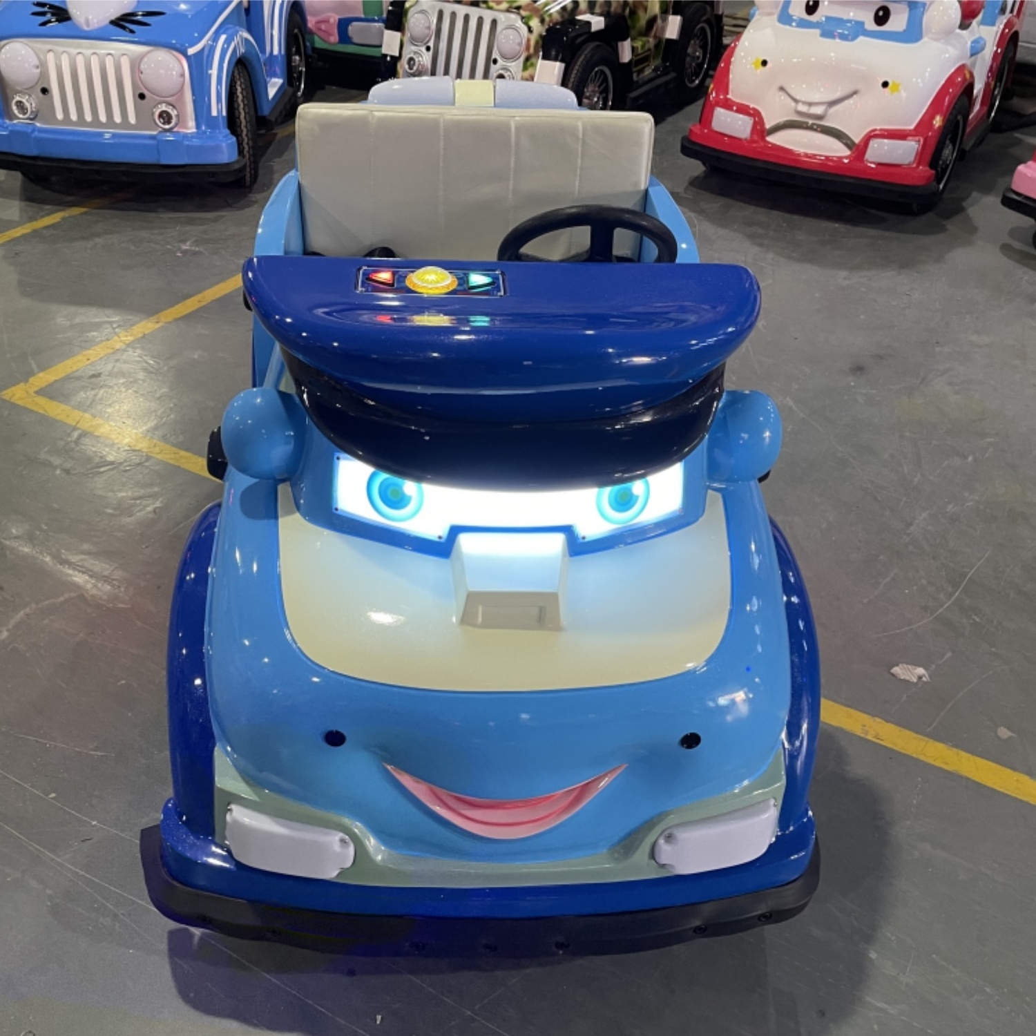 Popular Theme Park Amusement Park Equipment 12 Inches Rubber Tires Children Ride On Electric Bumper Car Outdoor For Kids