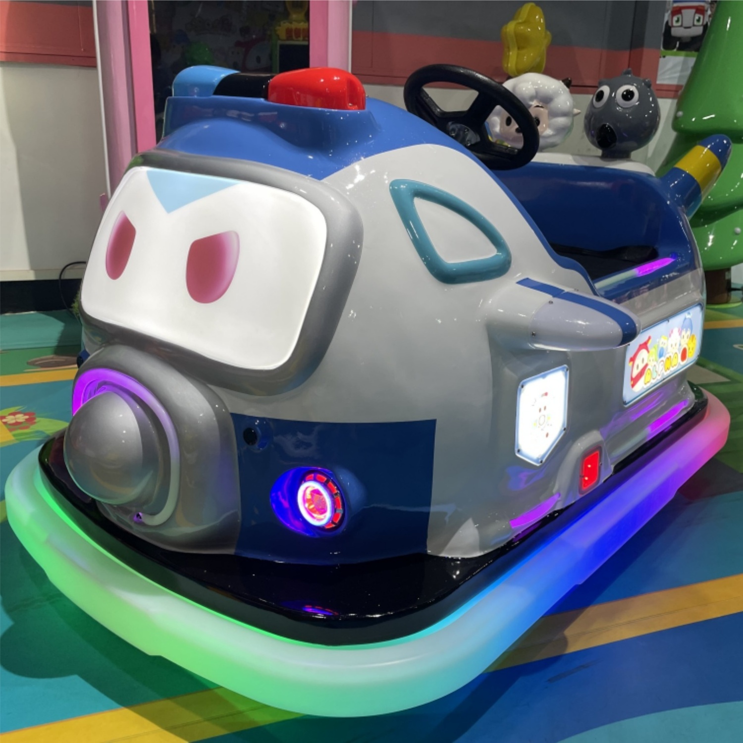 Newly IP Image Commercial Shopping Mall  Fiberglass Body Electric Battery Bumper Cars For Kids And Adults