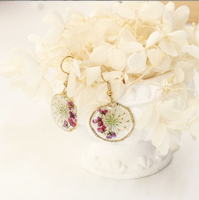 Irregular round fragrance Snowball real flower resin earrings Eternal flower personality real flower earrings natural gift