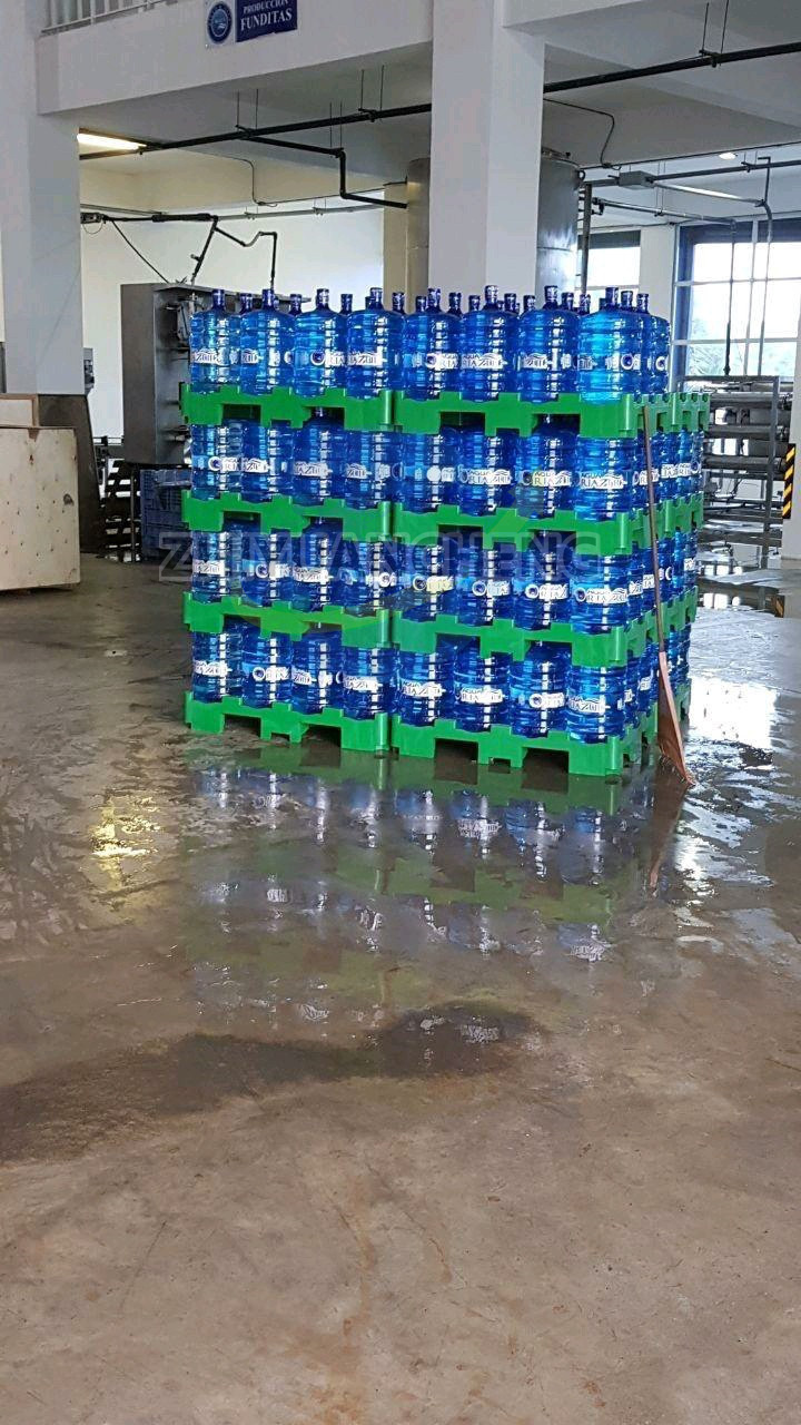 Heavy Duty Stacking Storage Plastic Bottled Water Pallet for 5 gallon bottle