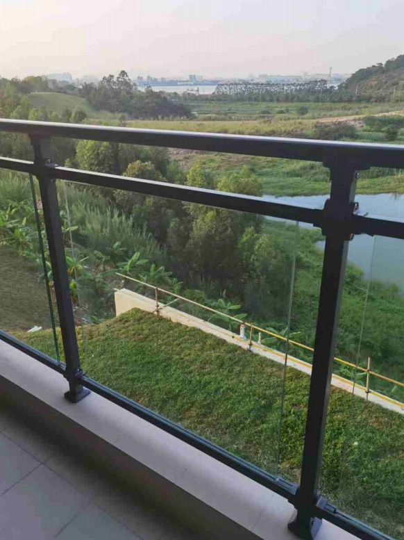 Modern Hardware Balustrade Handrail Post Steel Stair Glass Handrail Stair Railing Glass Aluminum Balustrade