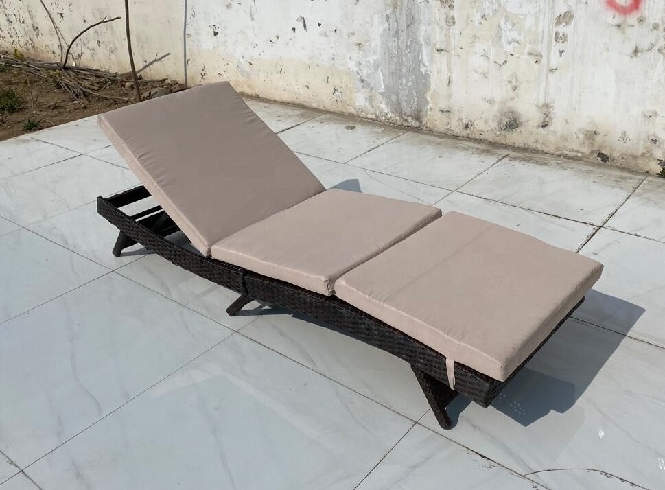 Outdoor Wicker Reclining Lounge Chair Long Reclining Chaise Lounge Set Patio Rattan Double Chaise Lounge Lawn Sunbathing Chairs