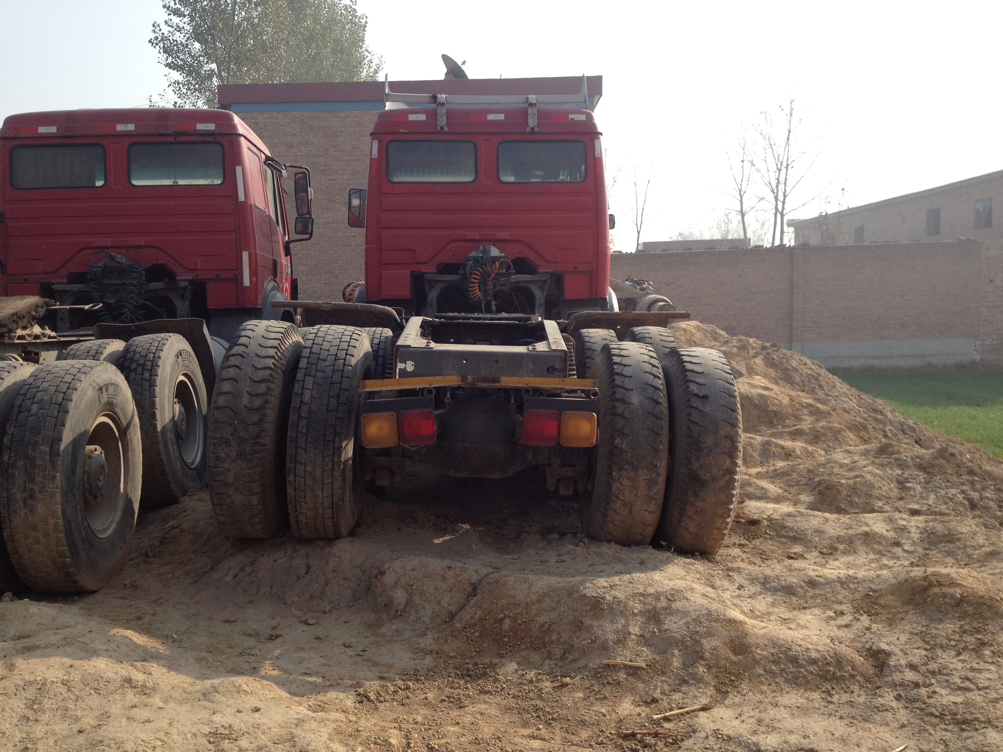 Second hand mer-cedes ben-z vo-lvo man sinotruk dumper truck howo tipper trucks for sale