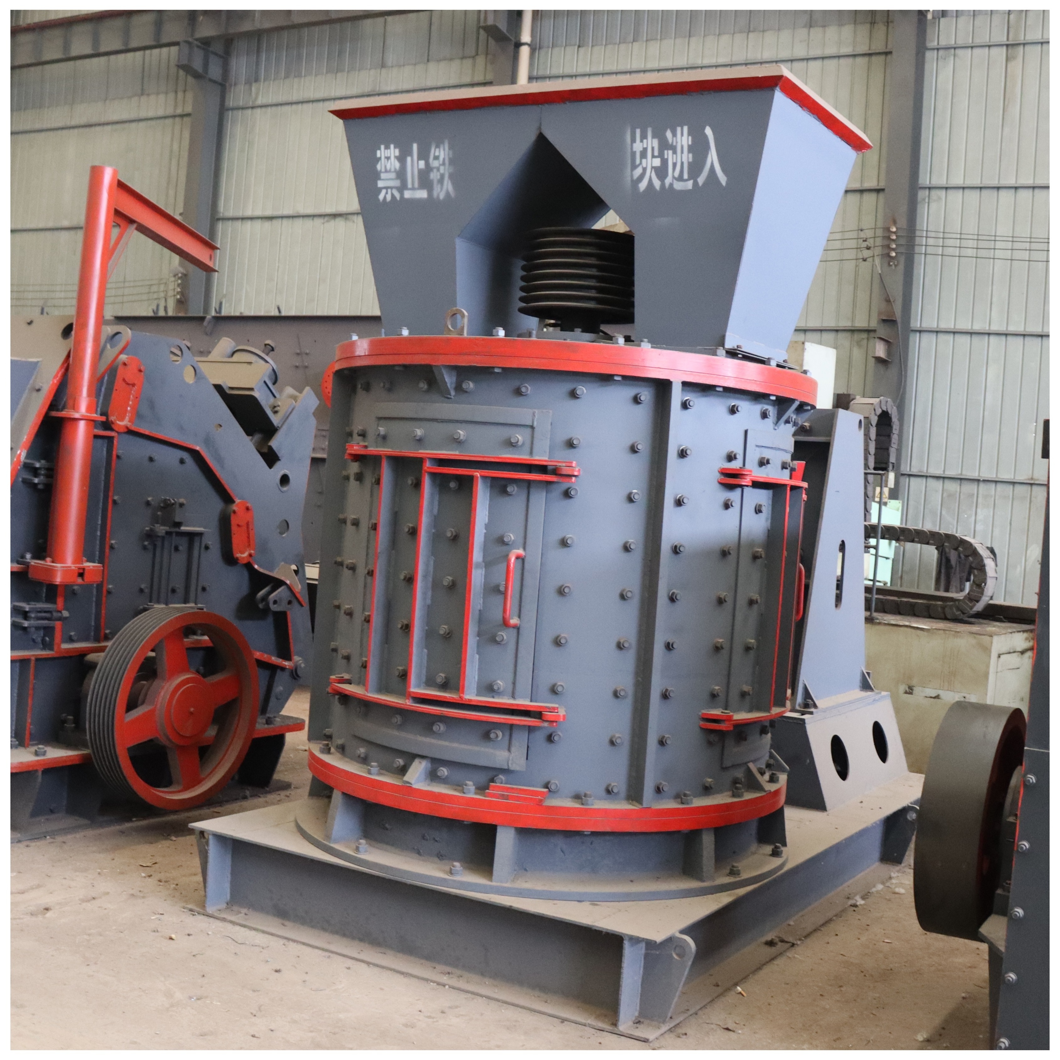 Portable 15KW stone jaw breaking machine Limestone Rock Crushing 5-20T/H Capacity Hammer Crusher