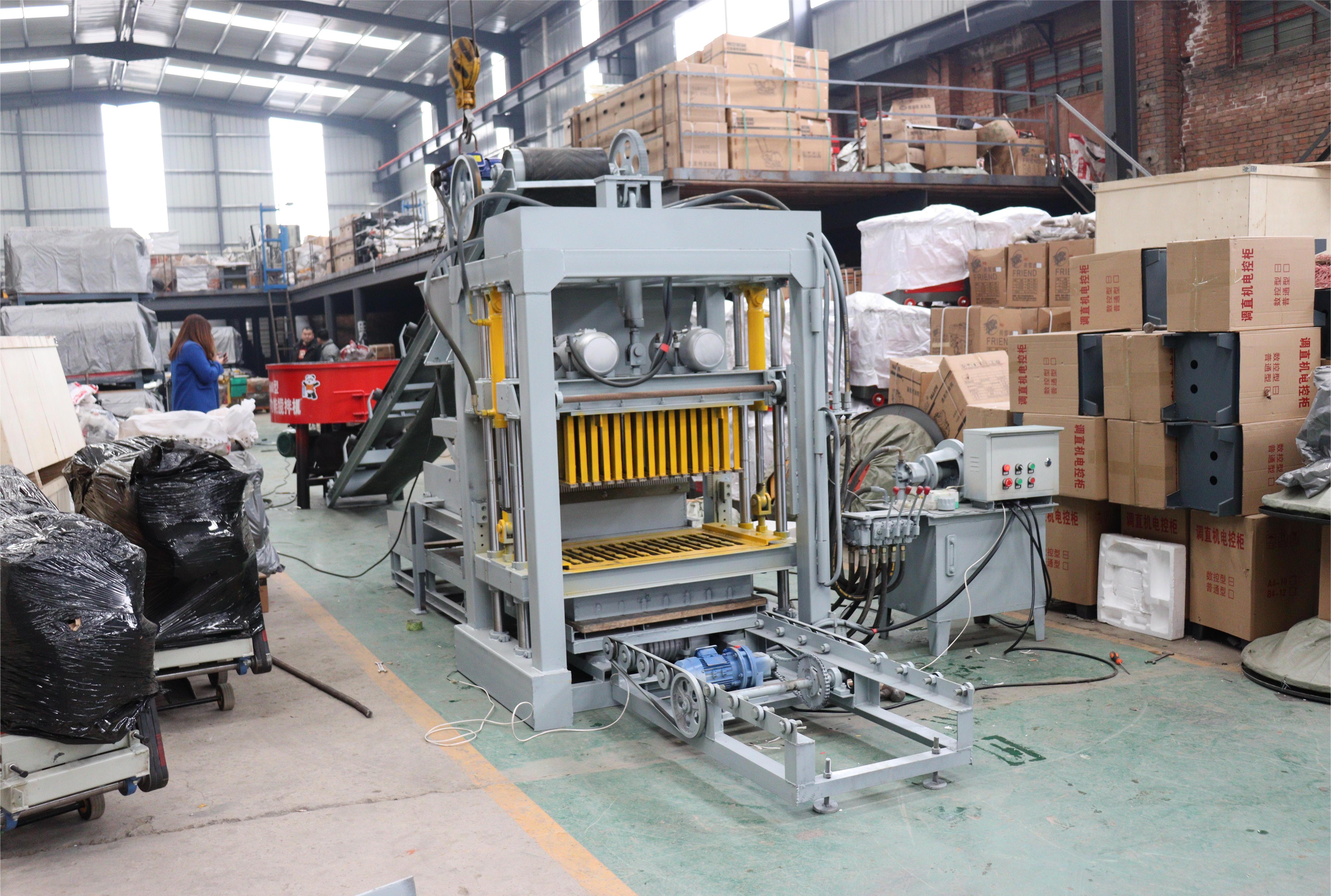 Large Capacity Automatic Concrete Hollow Block Maker 380V 7.5KW Cement Brick Making Machine