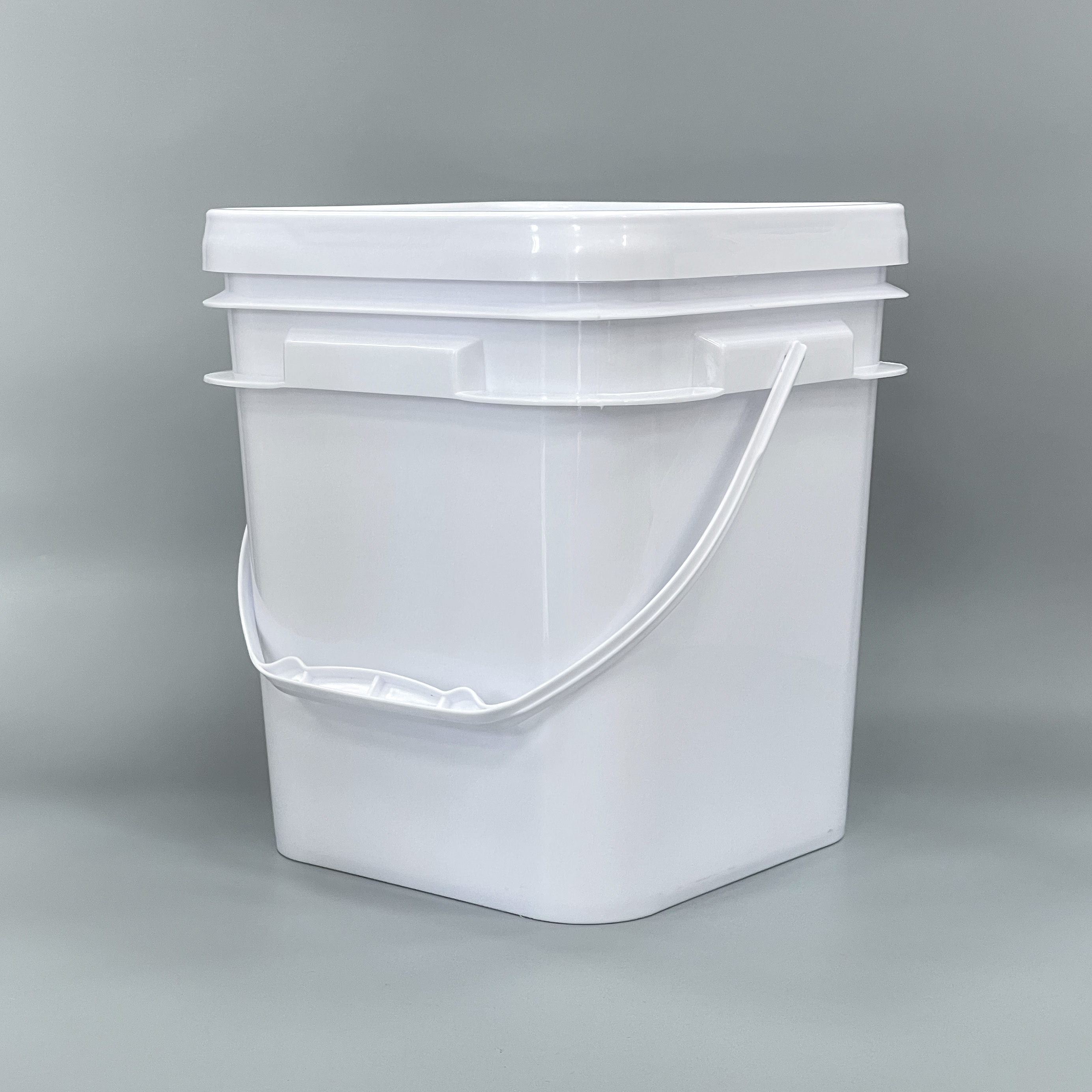 Custom Logo&Color Free Sample Various Size Plastic Bucket With Handle Square Plastic Pail