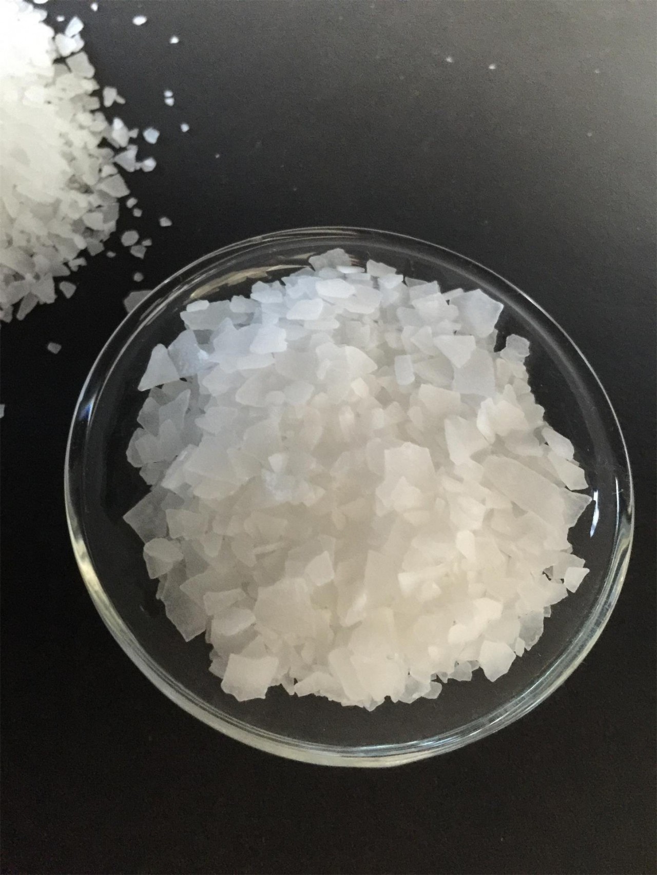 Industrial grade magnesium chloride 46% with low price