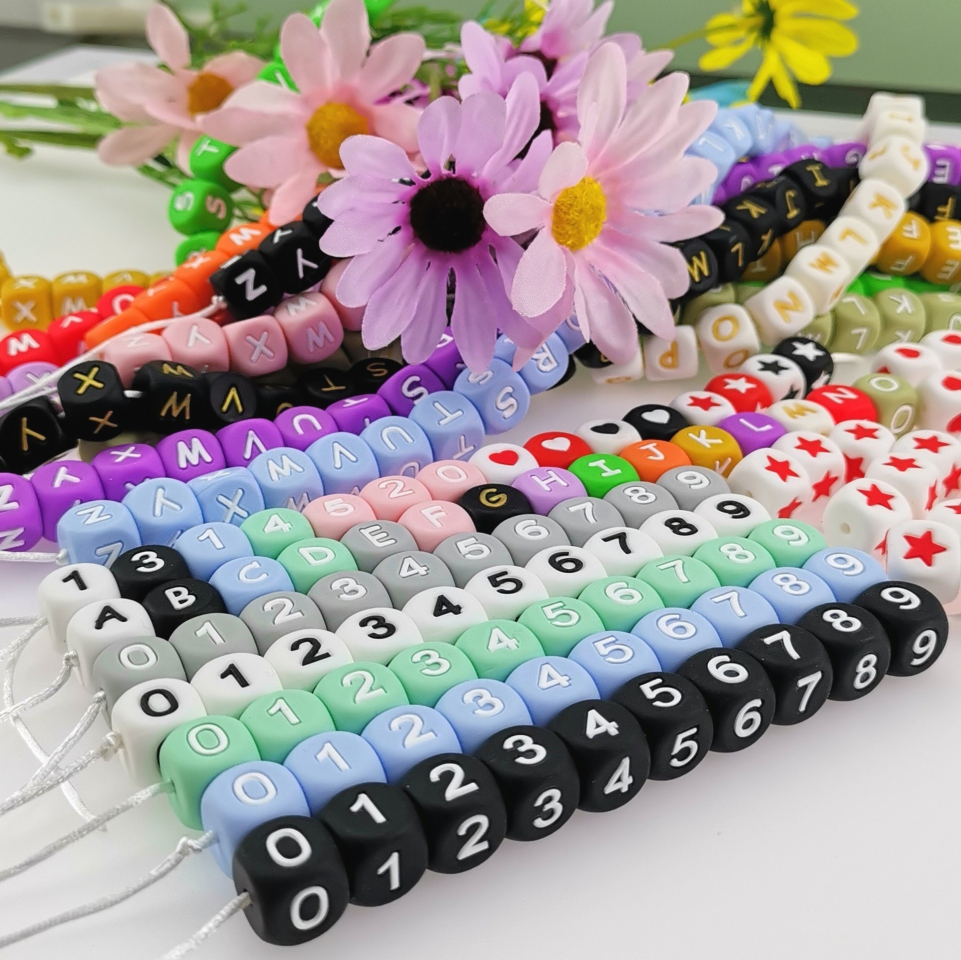 Keychain New Character Wristlet Custom Teething Bracelet Focal Wholesale Letter Silicone Beads For Pen Jewelry Making