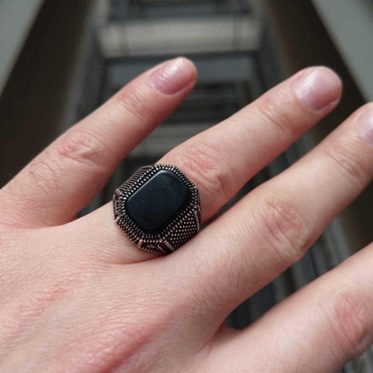 Wholesale Hot Sale Retro Natural Agate Turkish Man Ring Black Square Signet Ring For Man