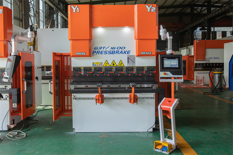 30T 1600mm press brake with E21controller sheet metal folding machines at Competitive Price