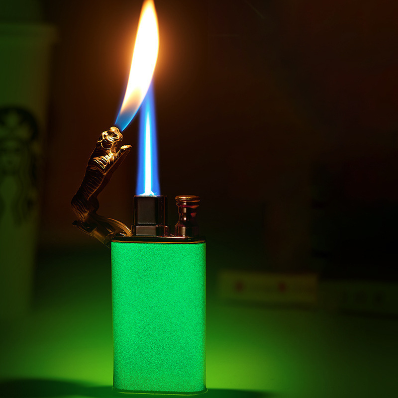 Hot Selling Unique Party Night-glowing Jet Lighter ODM Creative Tiger Shape Switchable Flame Windproof Cigarette Cigar Lighters