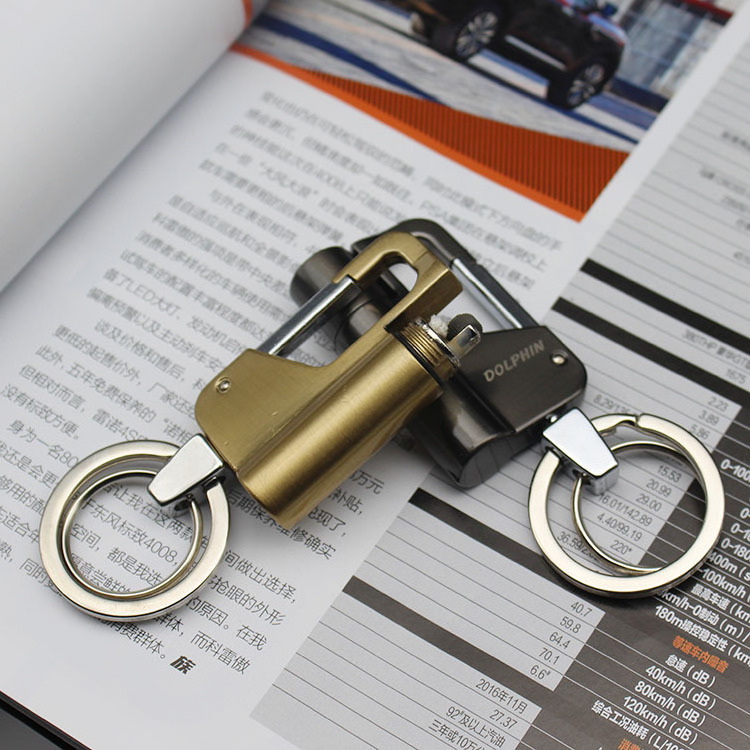 2019 Metal waterproof oil lighter for outdoor fashion keychain lighter