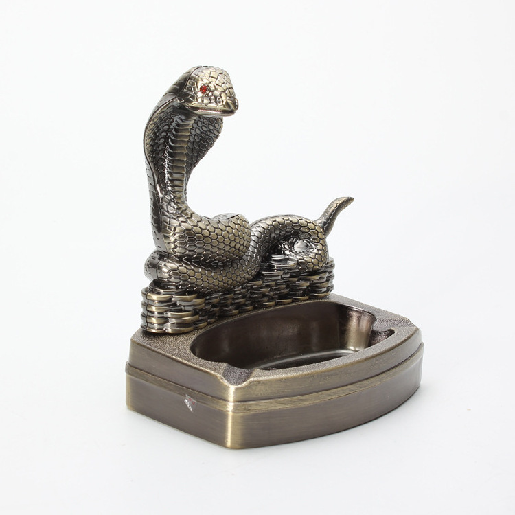 Wholesale Creative Animal Metal Cigarette Ashtrays Lighter Zodiac signs smoking accessories Cobra Snake shape cigar ashtray