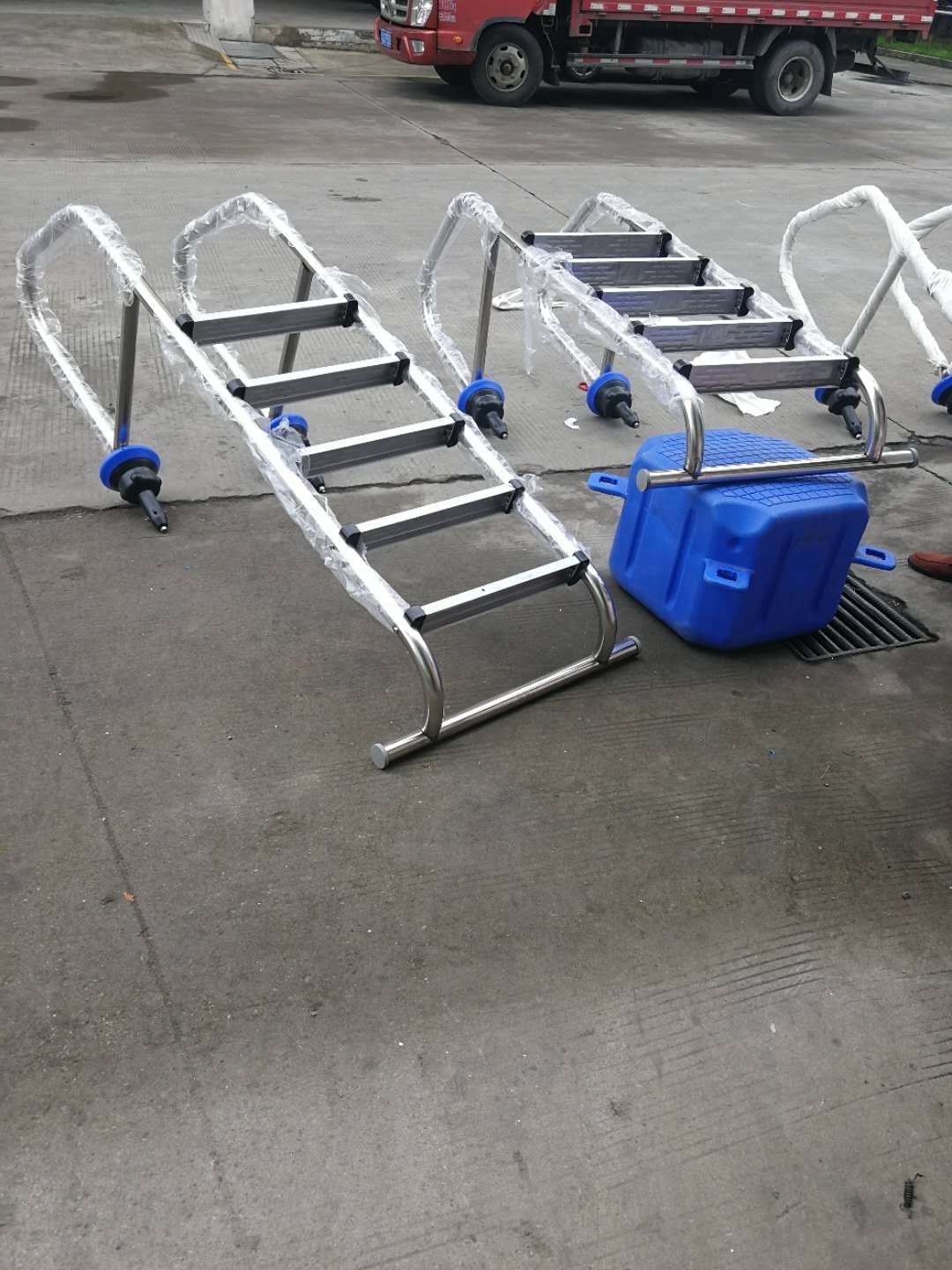 Stainless Steel Ladder For Swimming Pool Floating Pontoon Dock/Bridge/Platform