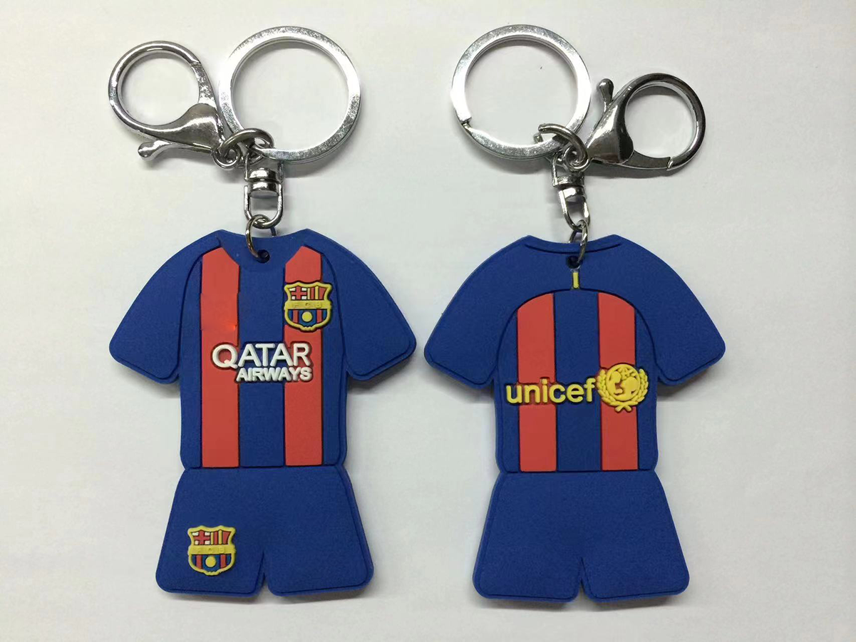 Wholesales 3D Football Keychain Sport T-shirt Messi Ronaldo KeyChain Pvc Rubber Key Ring