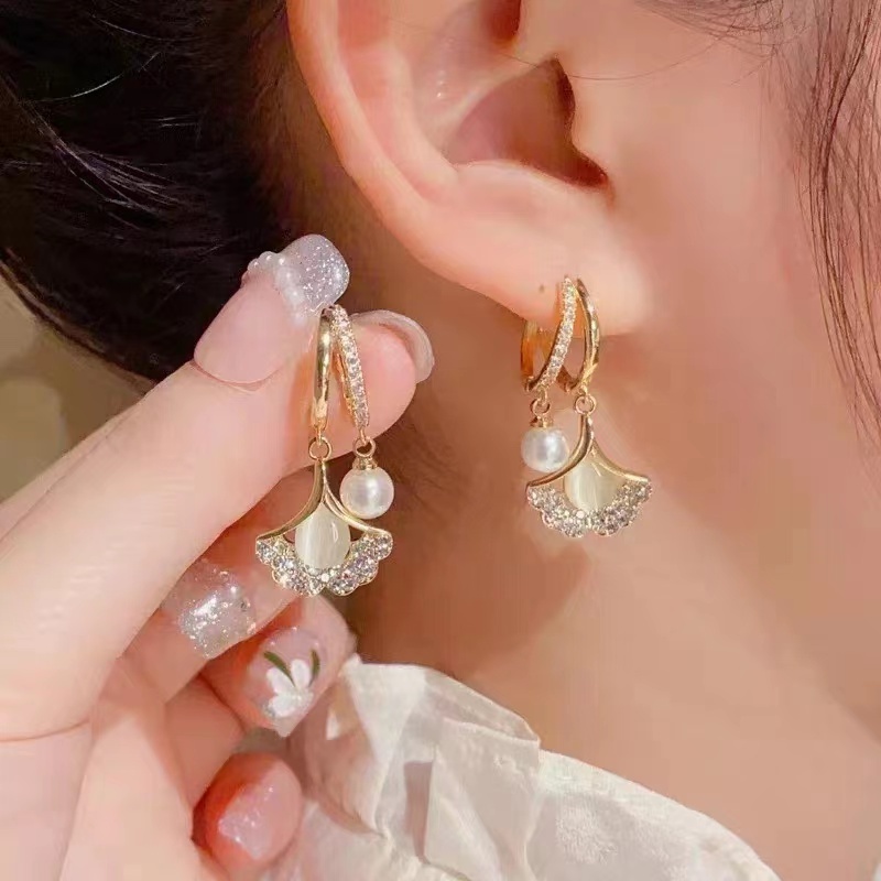 Fashion Jewelry  Natural Stone Irregular Crystal Hoop Cat Eye Jade Ginkgo leaf earrings trendy 2024 For Women