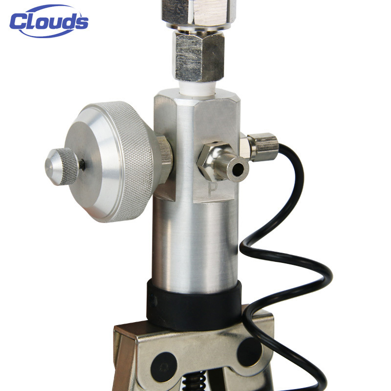 Clouds Stainless Steel Pneumatic Pressure Calibrator 16Bar Hand Pump Pressure Calibrator for Pressure Testing Equipment