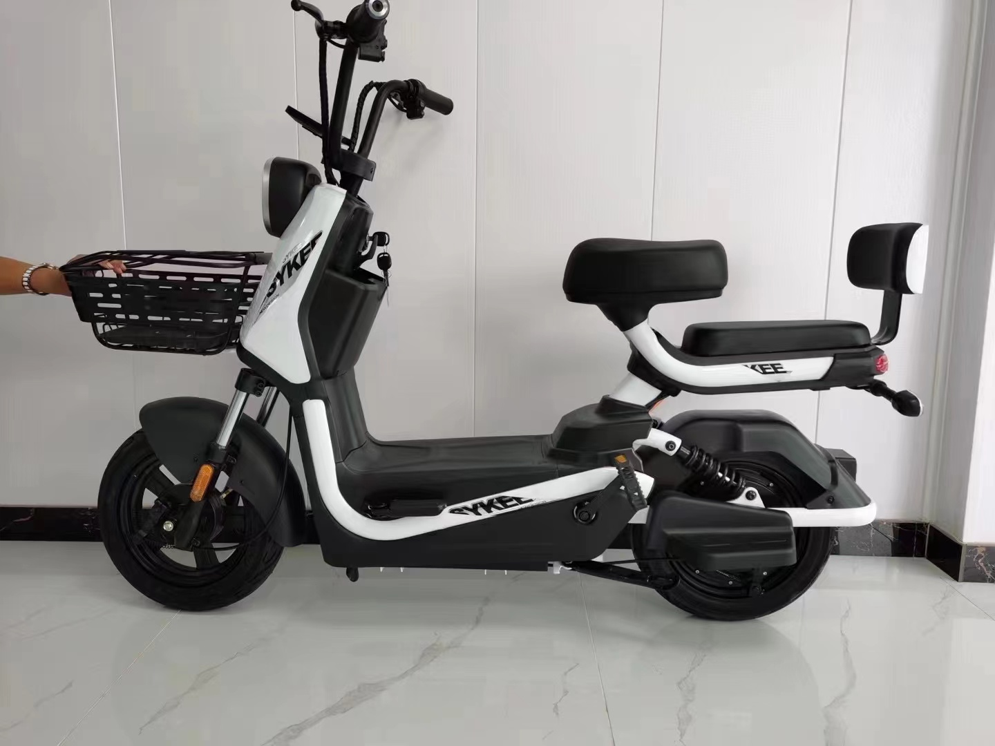 2023 New design electric scooter electric bicycle adult e bicycle two-wheeled bicycle tandem battery car